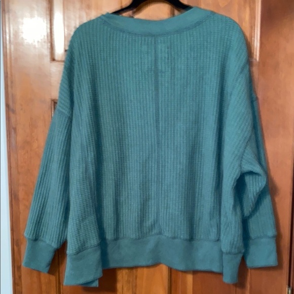Womens American Eagle Green V-Neck Cozy Oversized Sweater Size Medium - Picture 6 of 7